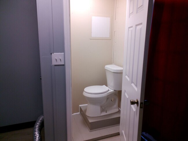 Foto del edificio - 1 Bedroom Newly Renovated Apartment Move-In Ready