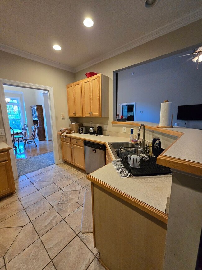 Foto del edificio - NEW LISTING!!