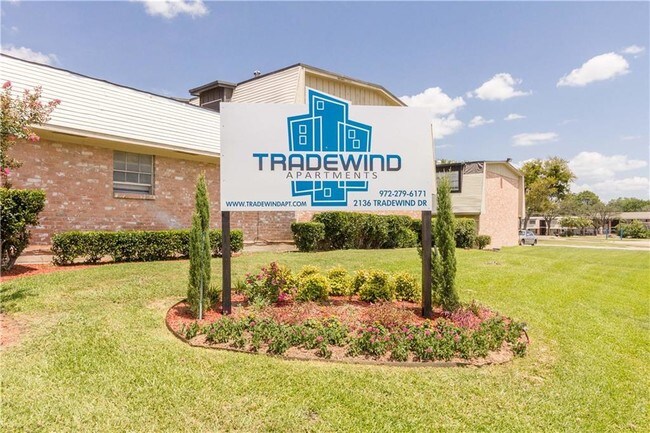 Building Photo - 3700 N Town E Blvd