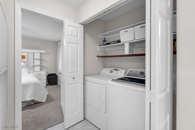 Building Photo - 1545 Lake Placid Terrace