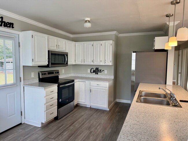 Building Photo - 1107 Simmons St