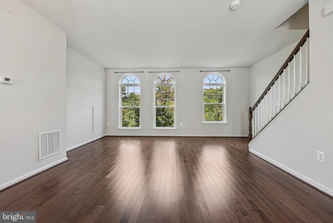 Building Photo - 1613 Wesbourne Dr