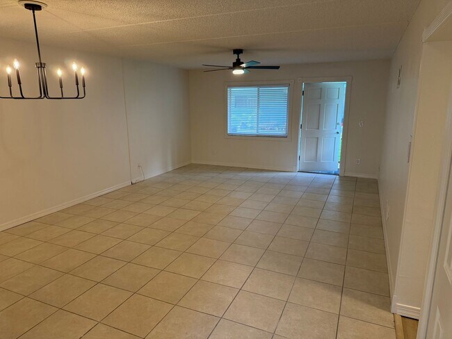 Foto del edificio - Beautiful Beachside Condo in the Heart of Ormond Beach  $1300