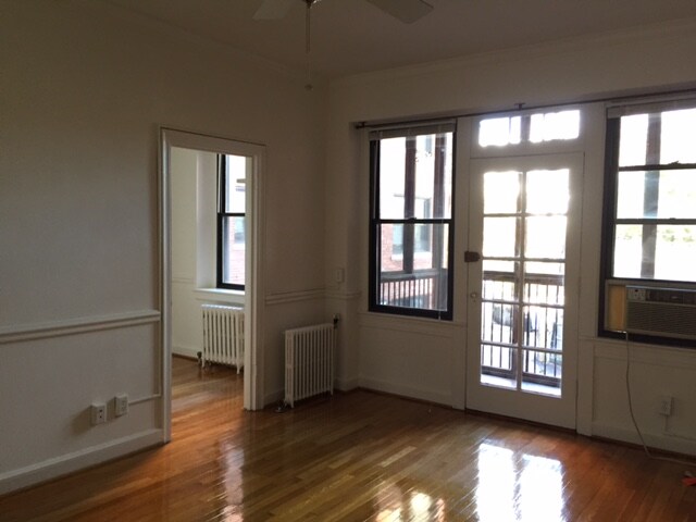 Foto principal - 4007 Connecticut Ave NW