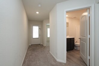 Building Photo - 20914 Solstice Point Dr