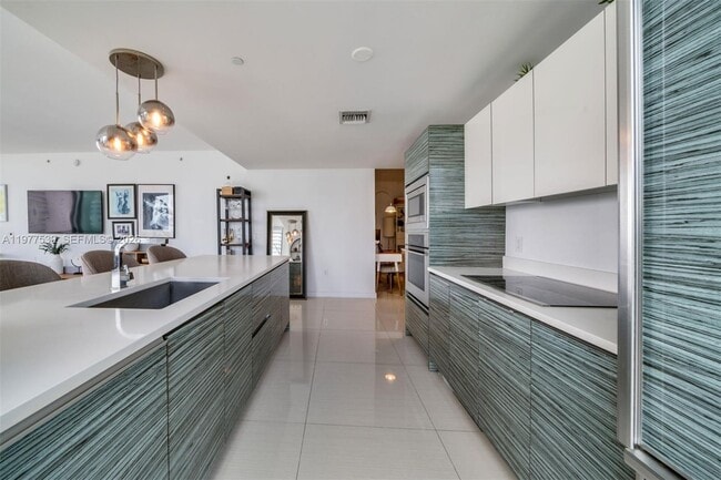 Foto del edificio - 460 NE 28th St