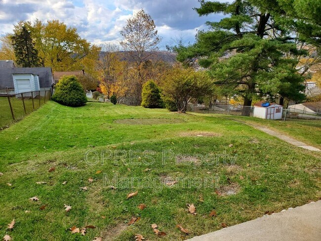 Building Photo - Great single family home in Verona