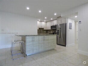 Building Photo - 10355 N Kendall Dr