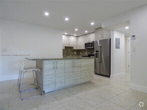 Building Photo - 10355 N Kendall Dr