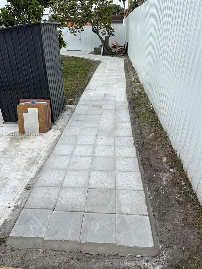 Building Photo - 235 W 16th St