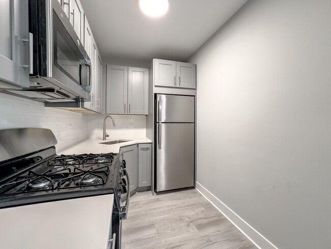 Building Photo - 378 Hazel Ave