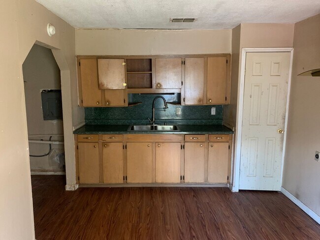 Building Photo - 4822 Gloria Dr