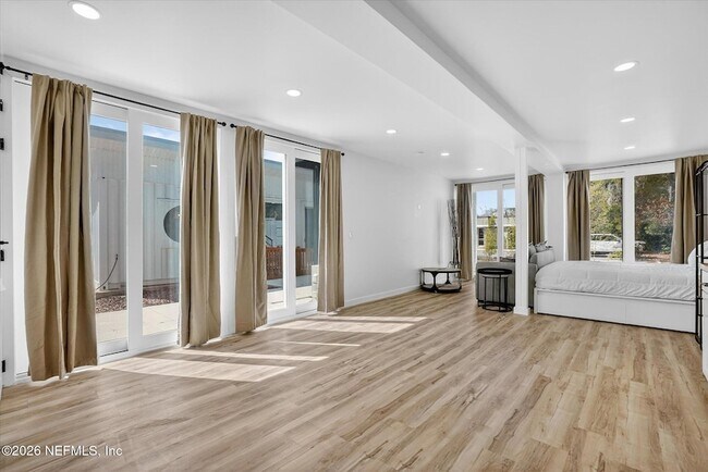 Foto del edificio - 8778 Waterfront Terrace