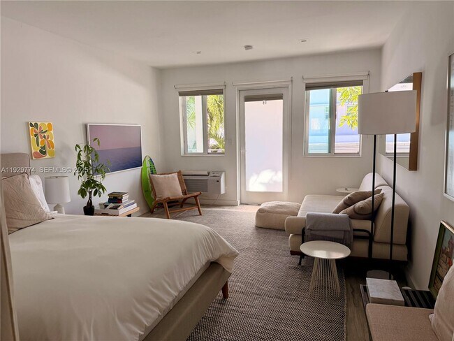 Foto del edificio - 220 Collins Ave