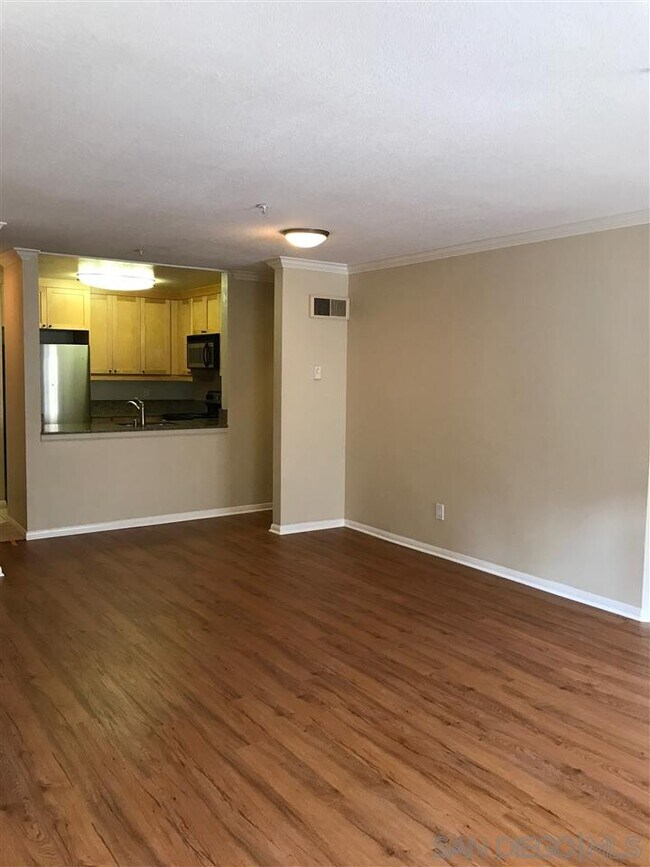 Building Photo - 3550 Lebon Dr