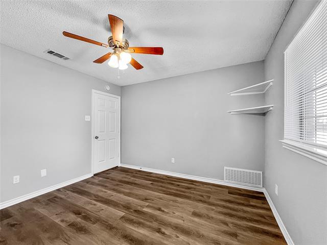 Foto del edificio - 700 Dartbrook Dr