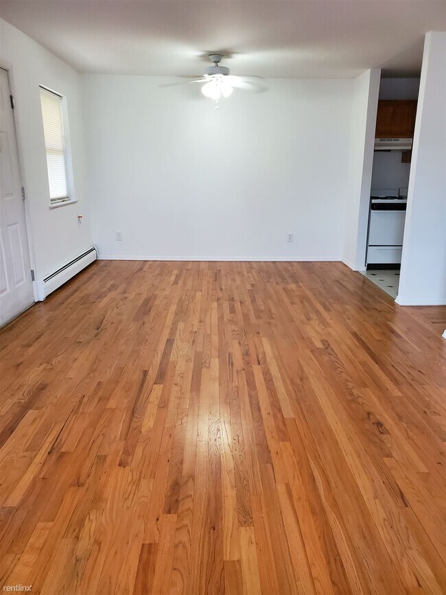 Building Photo - 1 br, 1 bath Condo - 28 Belltown Rd