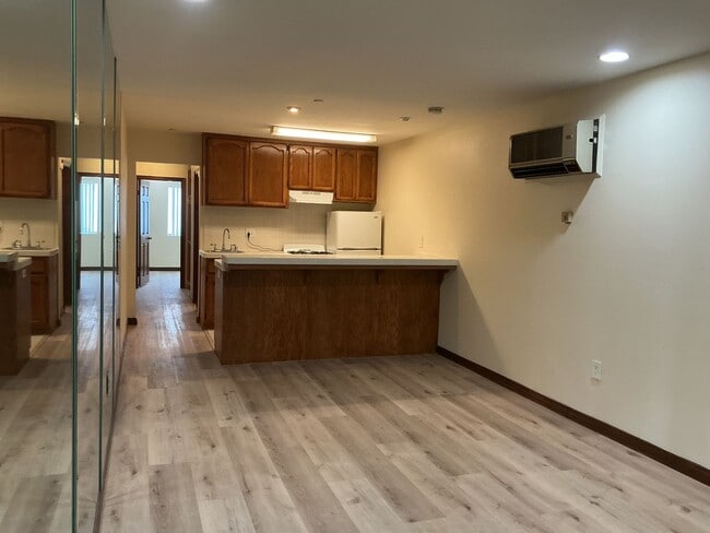 Photo - Los Caballeros #325 Apartment