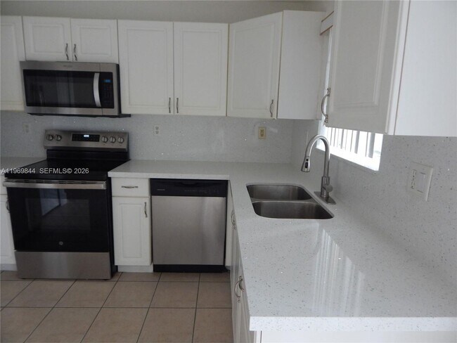 Foto del edificio - 8986 W Flagler St