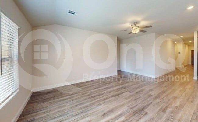 Building Photo - 613 Huntley Dr