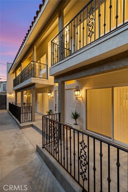 Building Photo - 621 E Cedar Ave