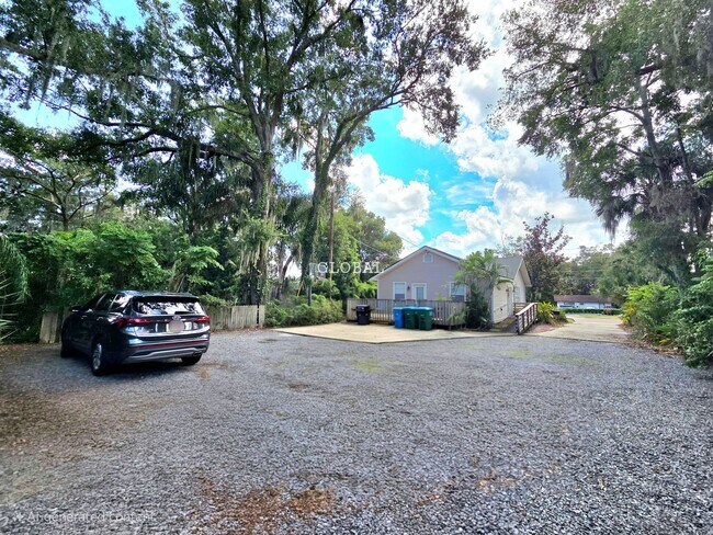 Foto del edificio - Charming 2-Bedroom Home within 3 miles of ...