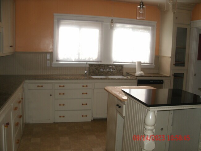Foto del edificio - 1056 E 1st St