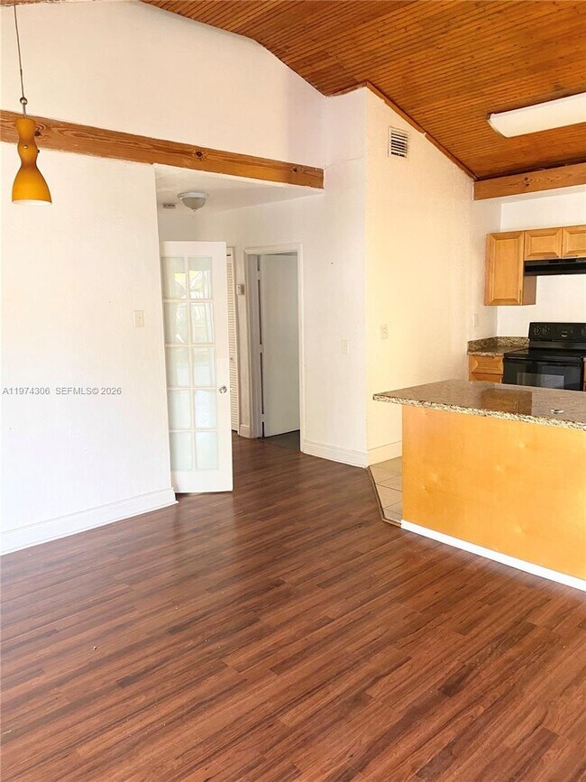 Foto del edificio - 2402 NW 42nd St