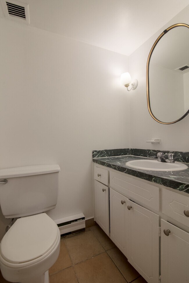 Building Photo - 2285 Rue St Mathieu