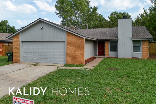 Photo - 1319 W Gemini Rd House