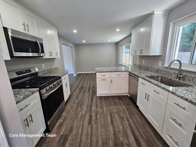 Foto del edificio - Amazing 3 Bedroom house Located in Lawrenceville!