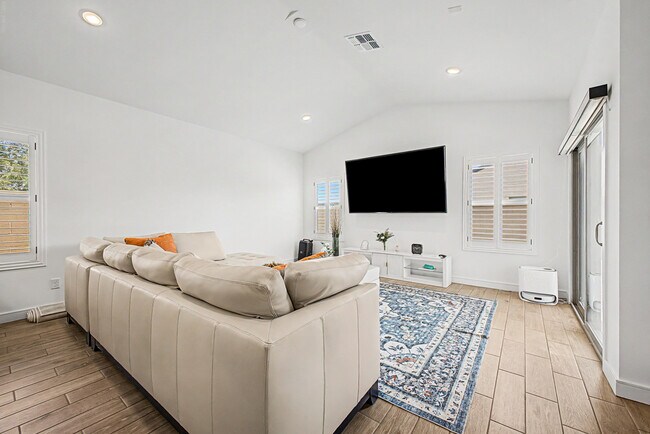 Building Photo - 42385 W Vincent Dr