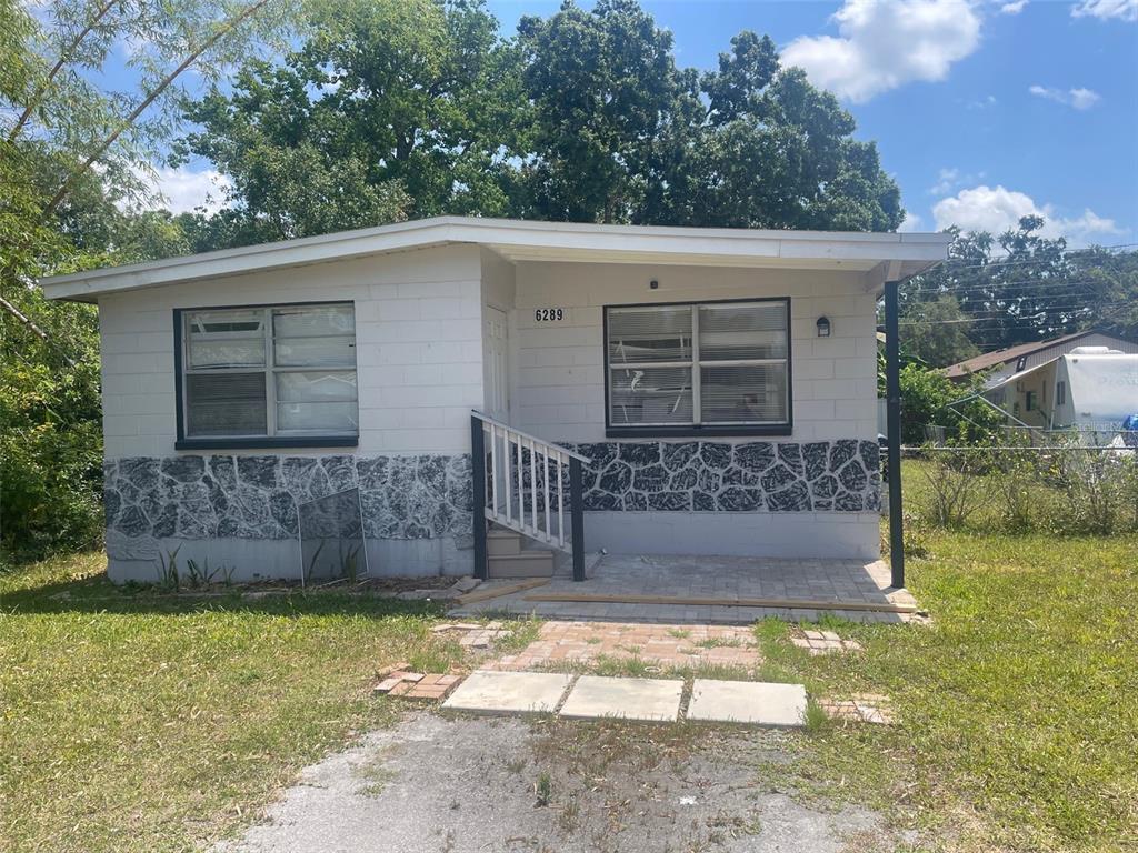 Foto principal - 6289 30th St N