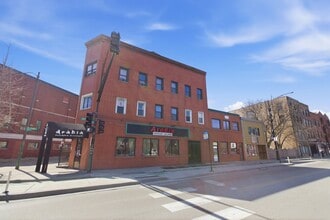 Building Photo - 1050 N Milwaukee Ave