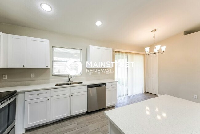 Building Photo - 3 Bedroom Pet-Friendly Home in Lehigh Acre...