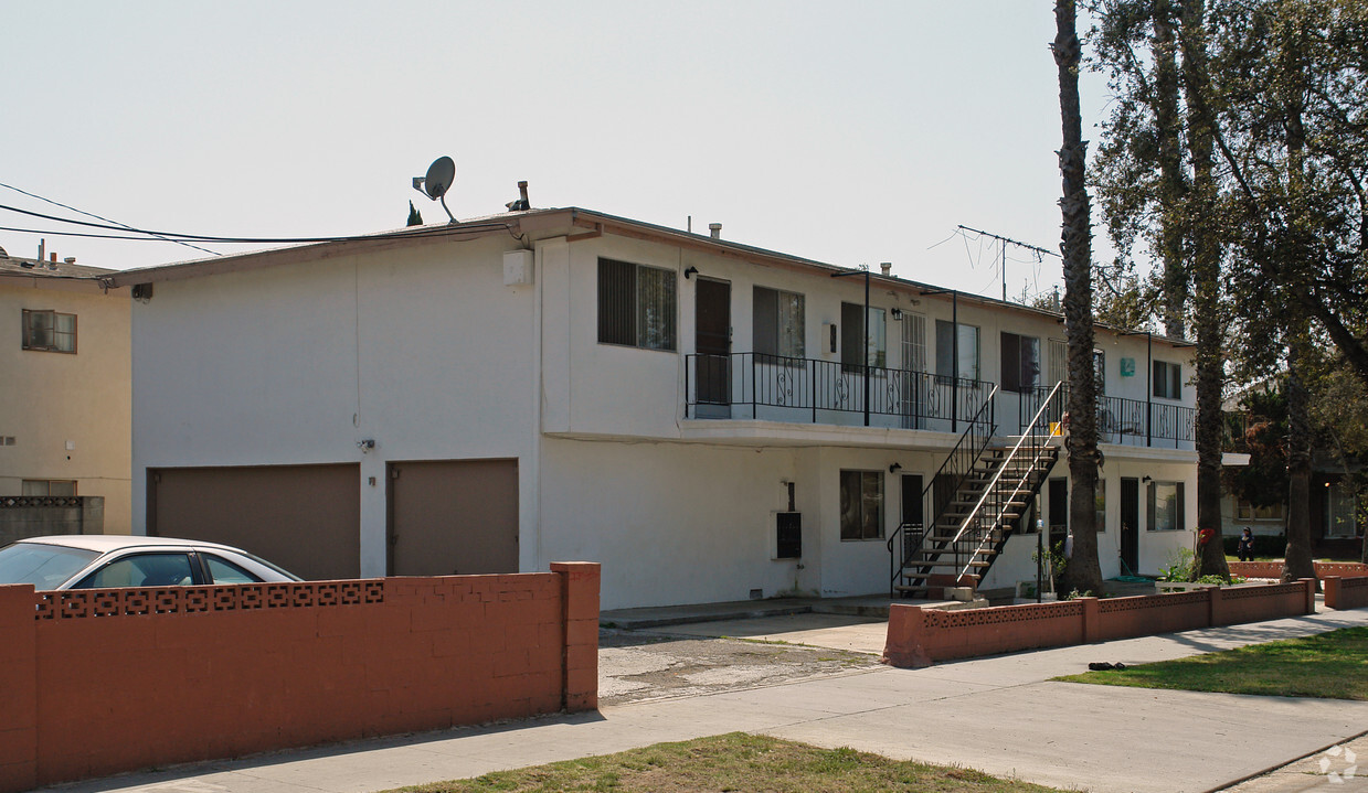 Building Photo - 401 S Birch St