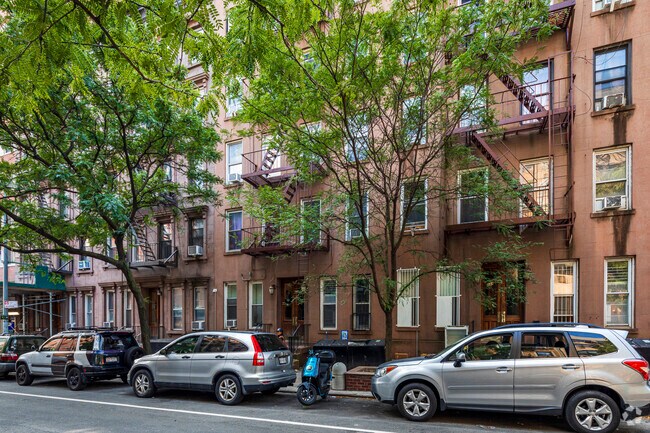 Building Photo - 344 E 65th St