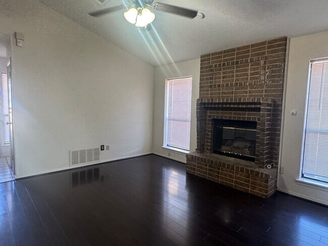 Foto del edificio - 3912 SW Parkridge Blvd