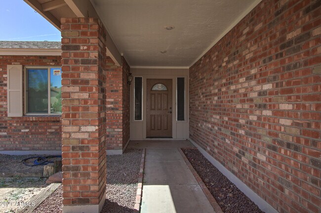 Foto del edificio - 5111 W Beverly Ln