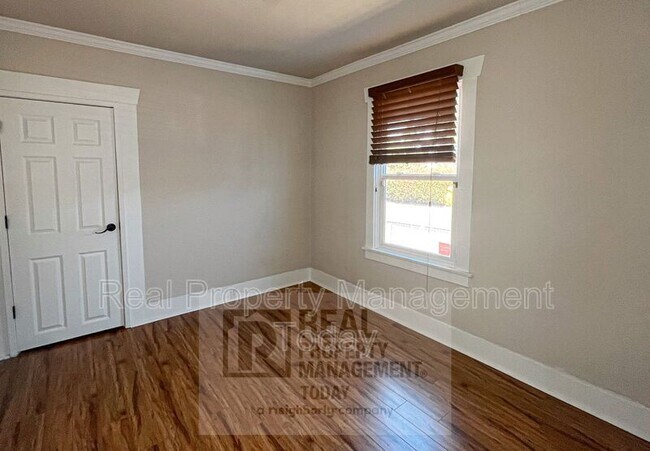 Foto del edificio - 1414 E 65th St