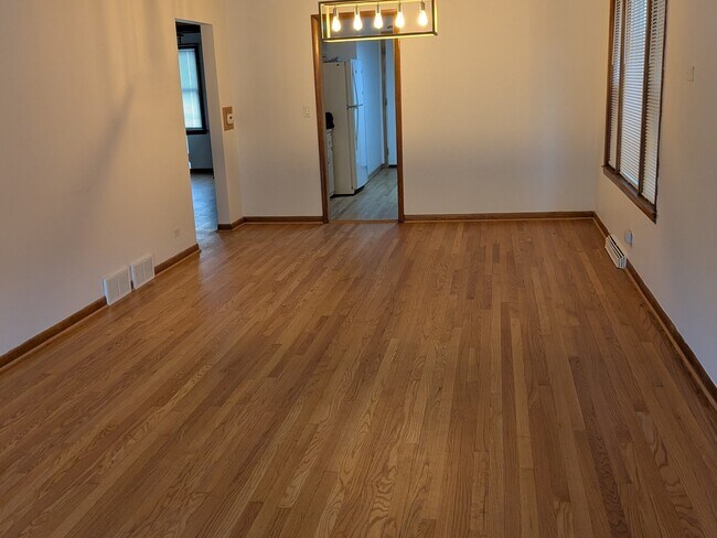 Foto del edificio - 4947 N Mason Ave