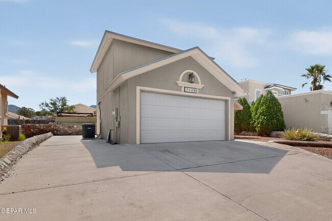 Building Photo - 7108 Feather Hawk Dr