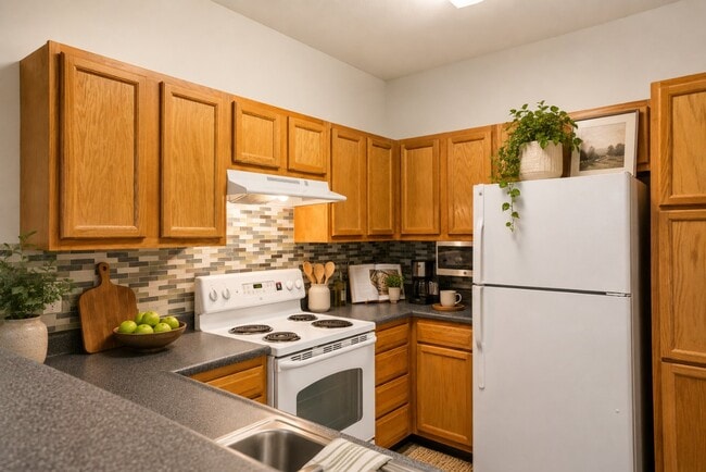 Building Photo - Crescent at Wolfchase Apartment Homes