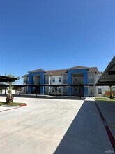 Building Photo - 6 Sylvia Handy Dr