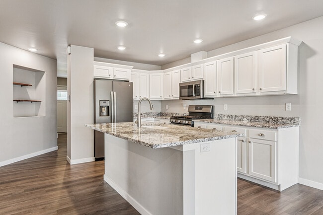 Foto del edificio - 785 River Bnd Ln