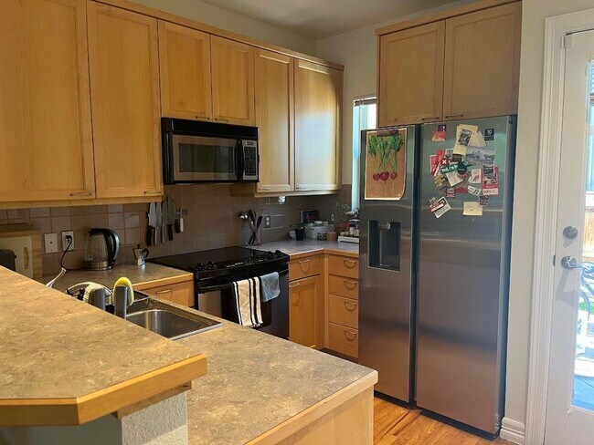 Foto del edificio - Charming 2 Bed/1.5 Bath Townhome Near Downtown Boulder