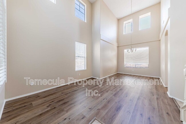Building Photo - 43136 Sereno Dr