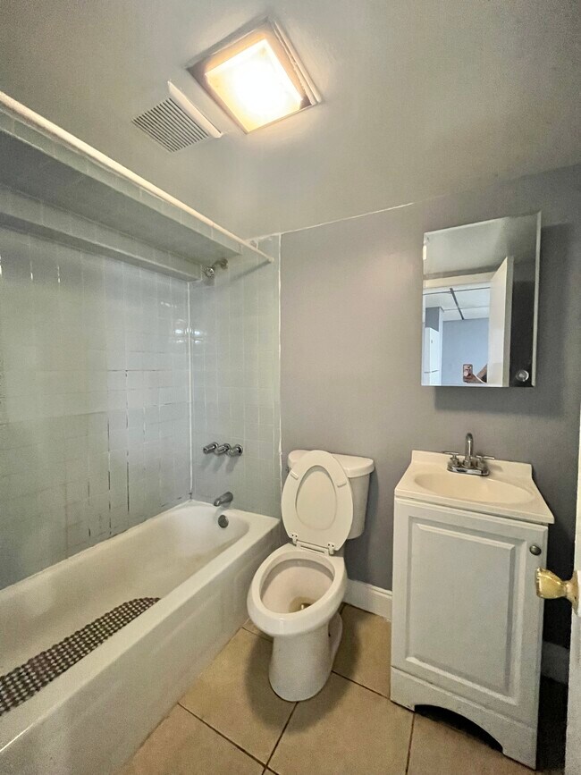 35-37 W 29th St A - 39 W 29th St