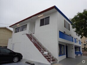 Building Photo - 4876 Cass St