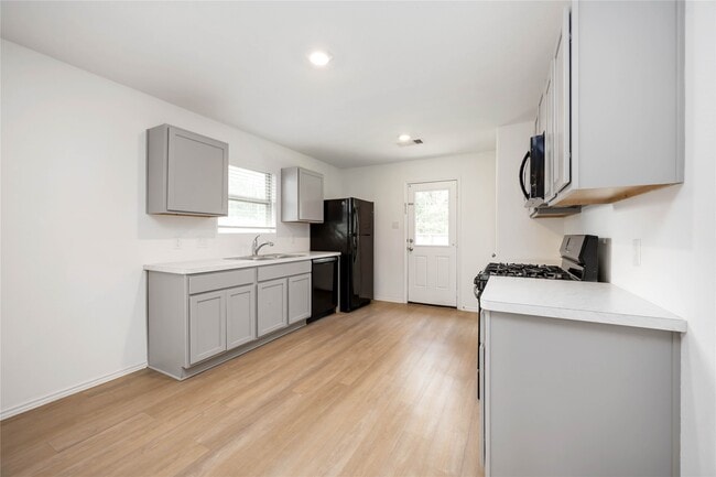 Building Photo - 3651 Solanum Dr